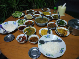 မြဧရာ ဘူဖေး မြန်မာထမင်းဆိုင် food