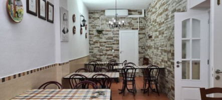 Cafe O Molho inside