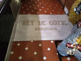 Set De Gotic inside