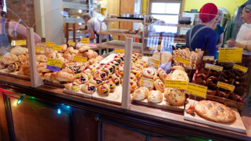 Boulangerie Artisanale Les Baguettes En L'air food