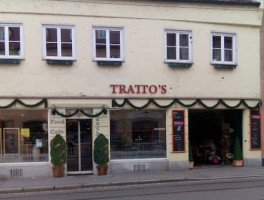 Tratto's outside