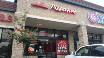 Pizza Hut outside