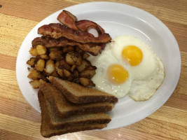 Jerry & Jenny's Diner inside