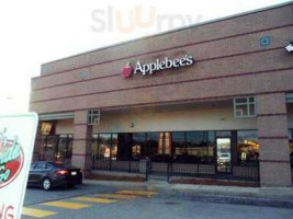 Applebee's outside