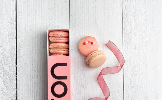 Macaron food