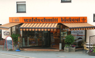 Bäckerei Konditorei Cafe Waldschmitt outside