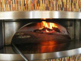 Il Vicino Wood Oven Pizza food