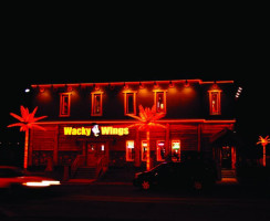 Wacky Wings Eatery outside