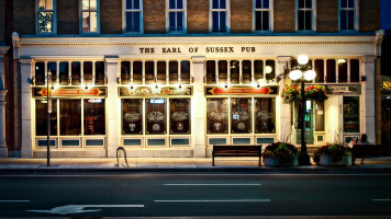 Earl Of Sussex Pub inside