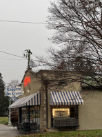 Taggarts Ice Cream Parlor outside