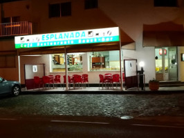 Cafe Esplanada outside