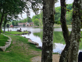 L'etang gourmand outside