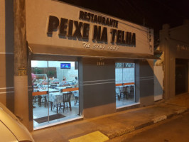 E Lanchonete Peixe Na Telha inside