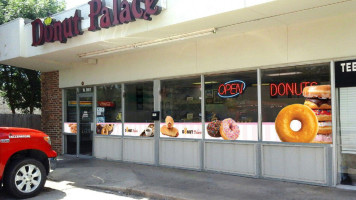 Donut Palace food