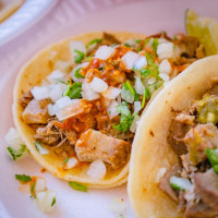 Tacos Gavilan food