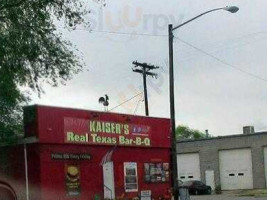 Kaiser's Barbeque & General Store outside