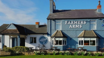 The Farmers Arms outside