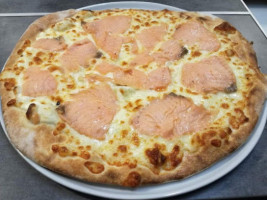 Pizzeria Au Bout Du Rouleau food