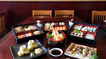 Sushi Gozen food