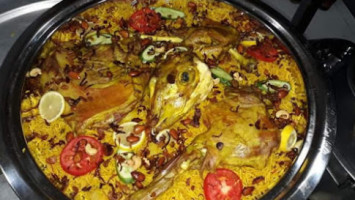 مطعم القرية اليمنية للمندي والمظبي والحنيذ food