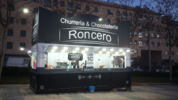 Roncero outside