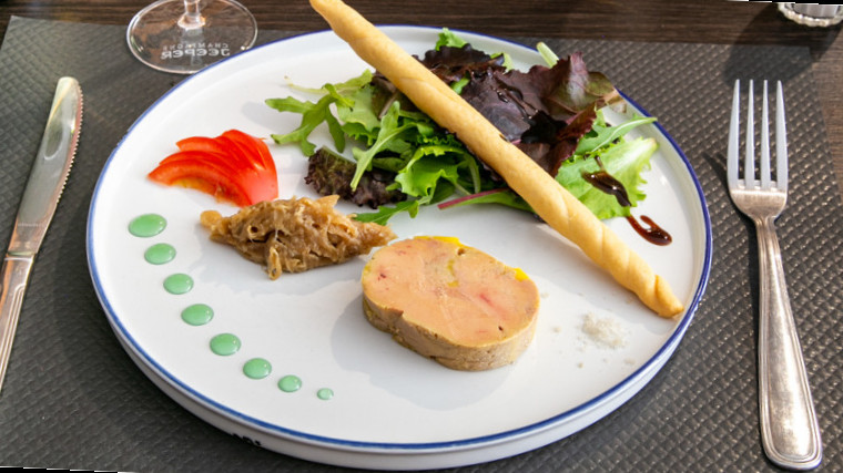 restaurant image
