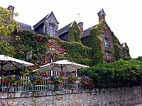 Relais de la Salamandre outside