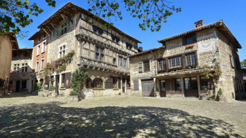 Hostellerie du Vieux Pérouges food