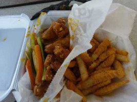 Crumpy's Wings & More food