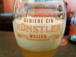 Künstler Brewing food