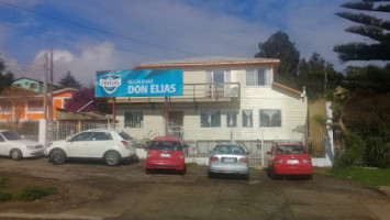 Don Elías outside