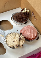 Pam Pam Cupcake Bakery food