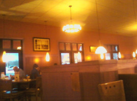 Bertucci's Newington inside