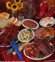 County Line B-q: Lake food