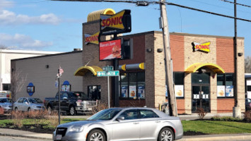 Sonic Drive-in outside