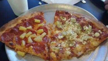 Pie Hole Pizzeria food