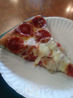 Bennys Pizza food