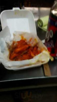 Williams Shop N Grill food