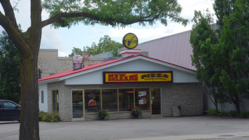 New Orleans Pizza outside