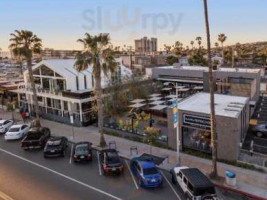 Mavericks Beach Club outside