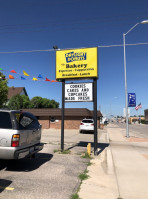 Daylight Donuts outside