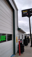 Minuteman Lube Center outside