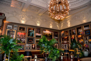 Berners Tavern inside