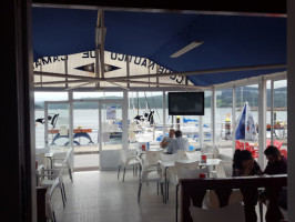 Club Nautico De Camarinas food