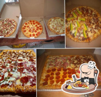 Micky's Pizza food