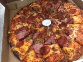 Checkers Pizza & Ribs food