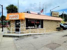 The Fudge Factory outside