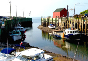 Halls Harbour Lobster Pound outside