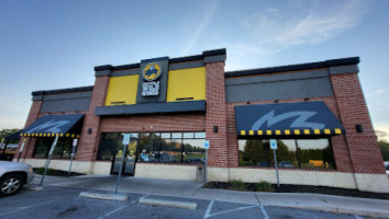 Buffalo Wild Wings outside