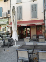 Bistromansgeur outside